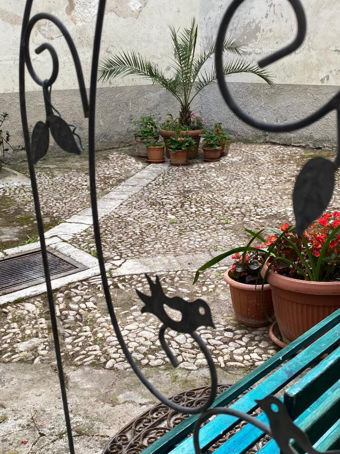 Ferienwohnung L'Antico Pozzo Sulmona Exterior foto